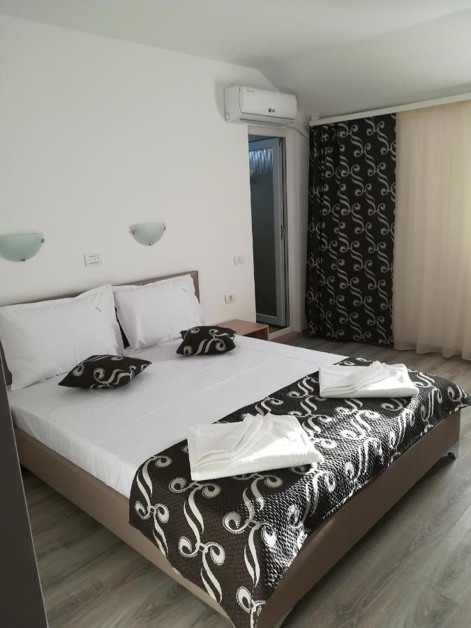 Casa Mevas Hotell Costinesti Exteriör bild